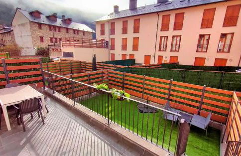 Jardín Araguás - Photo 2