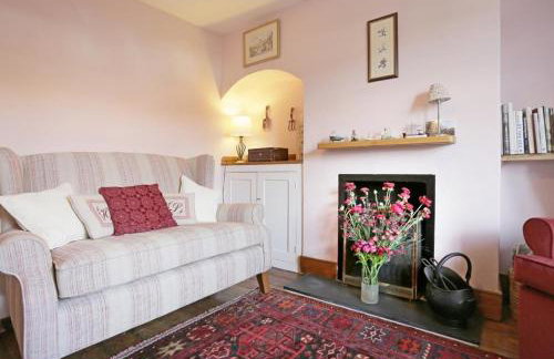 Hollyhocks - Photo 7