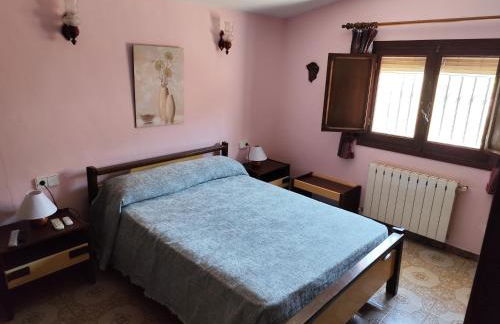 Precioso chalet con gran algarrobo y piscina privada - Foto 11