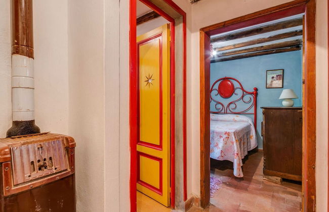 Vintage Vacation Home - Photo 4