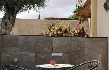 Serene mountain views Spacious garden and sole use of the 10x5m pool - Foto 34