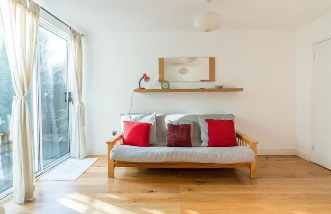 Super 1BD Garden Flat Islington London - Photo 12