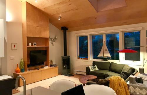 Modern Cottage with Peeks of Ocean Views - Foto 2