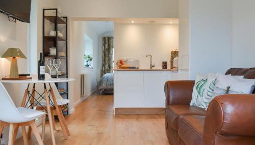 Garden Cottage - Photo 3