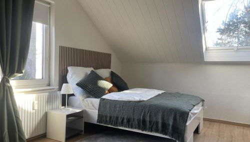 Gemütliches Mansarden-Apartment mit 2 Schlafzimmern & separater Küche - Foto 2