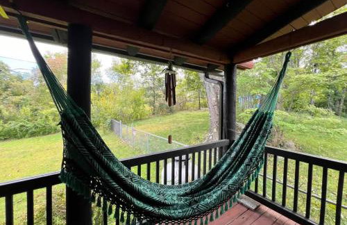 Cozy Log Cabin- W Fireplace - Foto 40