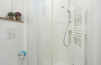 Avelli Pia Fourth Floor with 2 Bathrooms - Florence Charming Apartments - Delightful and bright 4rd-floor apartment without elevator, overlooking one of Florence's most beautiful squares, Exceptionally located for exploring the city - Foto 6