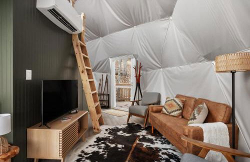 Glamping Dome w Hot Tub Fire Pit & River Access - Foto 3