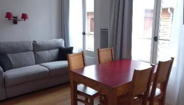 Appartement Reines des Pyrénées, T2, entier, centre Luchon, tarif cure thermale, wifi, casier à skis, ascenseur - Foto 1