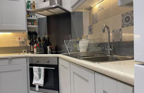 Spacious Flat! Sleeps 7, Pet Friendly and Parking - Photo 52