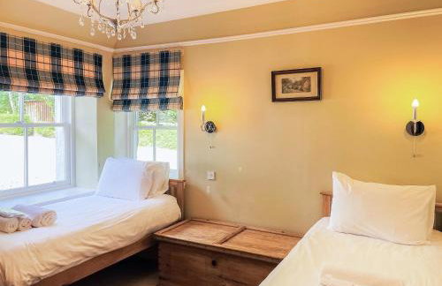 The Old Manse - Ukc6854 - Photo 13