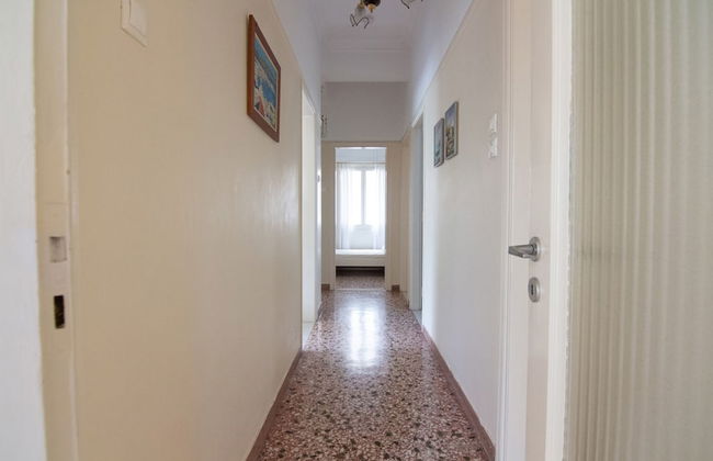 Cozy Apartment Next to Alimos Beach - Photo 11