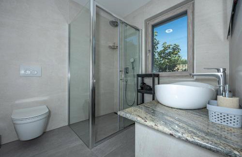 Luxury White Sails Villas with a Multi Sport Court and Sea View - Photo 68