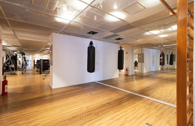 Apartamento moderno com piscina e AC - Foto 17