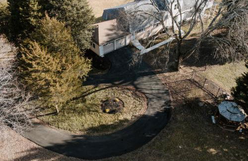 Spacious 5BR 3BA Free Parking Minutes to DC with Pool - Foto 68