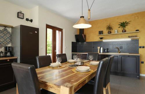 Apartment Serenity with Private Pool Near the Beach - Photo 12