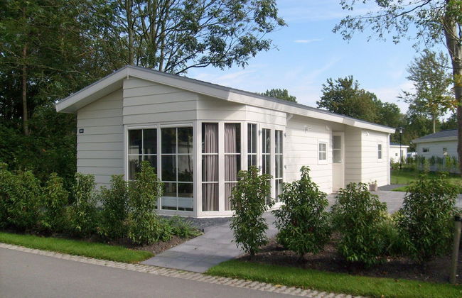 Nice Chalet on a Holiday Park 25 km From Amsterdam - Foto 1