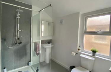 Eden Stay 5 Bedroom House - Foto 10