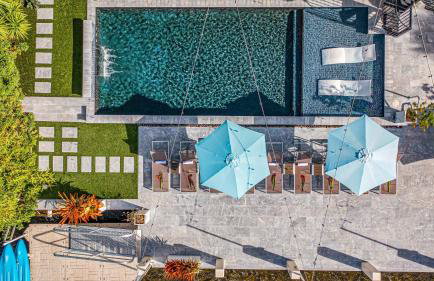 The Modern Castle Canal View Access Rooftop Living Greenhouse VlLLAS - Foto 21