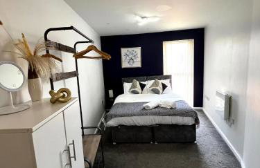 Serene 2-Bed Flat with Canal Views - Coop Live & Ethiad - Foto 13