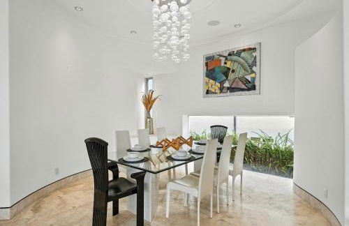 The Wave House! Custom Gem with Panoramic Views, Fire Pit, BBQ, Pool Table - Foto 68