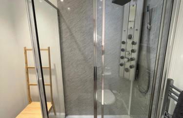 Bright 2 bedroom apartment near the meadows - Foto 16