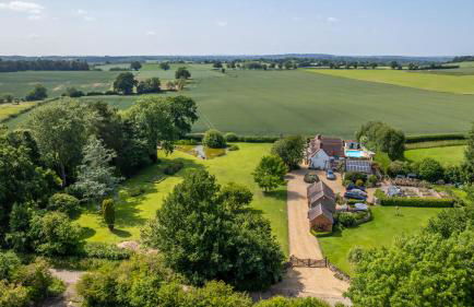 The Owl House with swimming pool and private hot tub - Foto 39