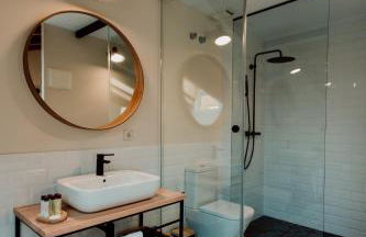 Boutique Palacio Condes de Cirac - Photo 109