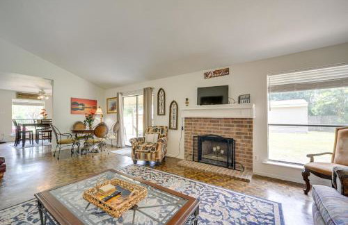 McQueeney Home with Grill about 10 Mi to New Braunfels - Foto 7