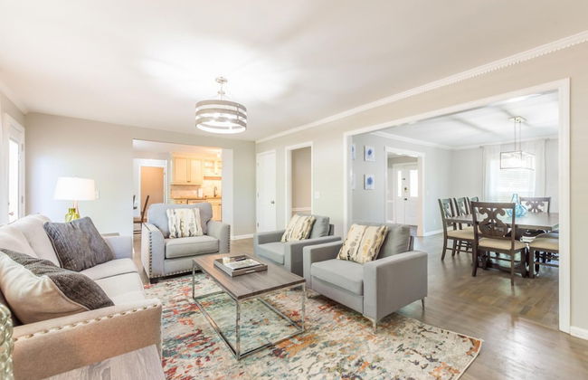 Beautiful Large Newly Renovated 5 Bedroom House - Foto 44