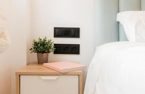 Spacious villa with private pool & garden for 4 - Photo 35