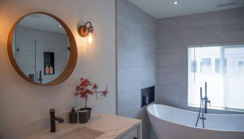 Urban Oasis in Tacoma - Foto 2, Shower