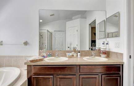 Valrico's Hidden Gem A Stunning 3-Bedroom Oasis Awaits! - Foto 42