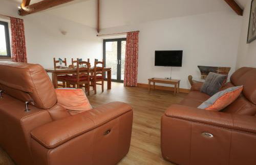 Swallows Nest - Photo 5