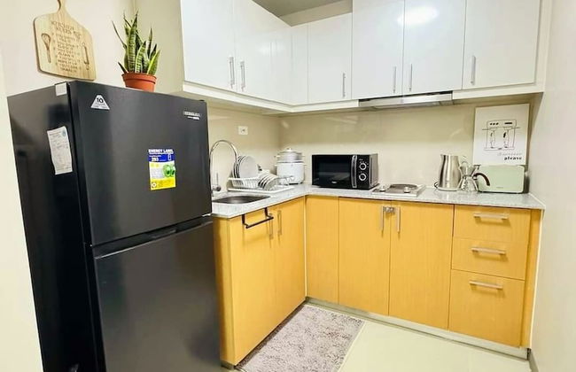 Andi and Frances' Place at BGC - Photo 9