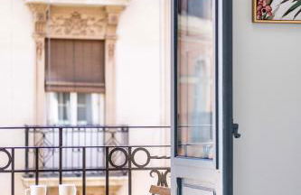 Spacious Apartment with Great Views - Photo 4