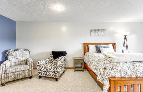 Private Lakefront Cabin with Hot Tub, Deck and Views - Foto 12