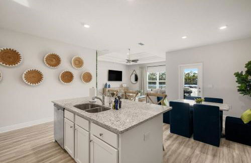 4 Bedroom Sleeps 10 Beach Resort pool, Golf Cart included! Sunsets - Foto 21