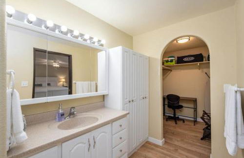 Edgewater Paradise HotTub Private Dock & Game Room - Foto 47