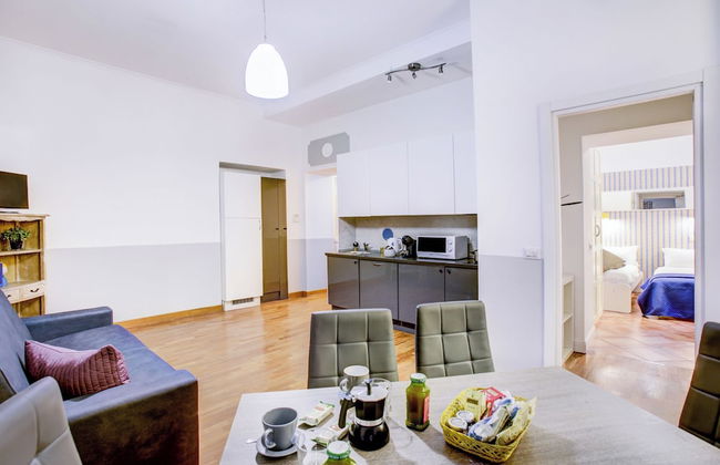 Colosseo Families and Groups 2BDR | Home and More - Photo 12