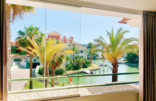 Sotogrande Alboaire- Waterfront luxury 4 bedroom Apt in the Marina of Sotogrande - Foto 2