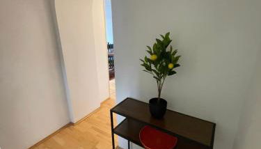 Quiet Center Apartment - 10 min to Center & Oktoberfest - Free Parking - near Nymphenburg Palace & Botanical garden - Photo 4