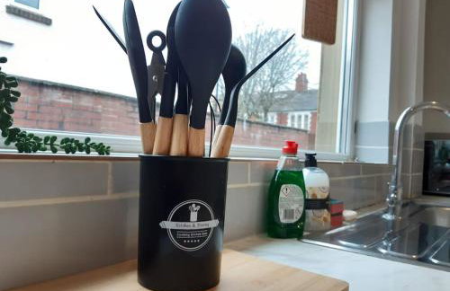 Free Parking Spacious Home - Photo 7