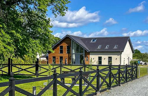 The Paddocks Retreat - Photo 1