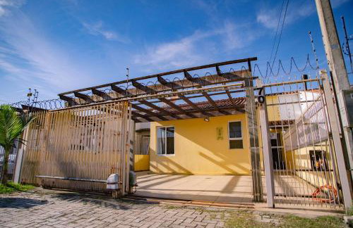 Casa 3 min Shopping Pelotas- Com 1 Suíte, 2 Quartos Climatizados, Piscina e Estacionamento 2 carros - Foto 44
