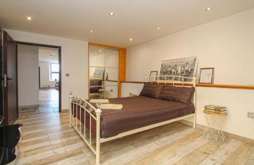 Lavish 2 bed sleeps 5 near Lanark - Photo 17