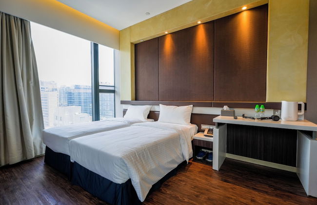 Epoch Hotel - Photo 22