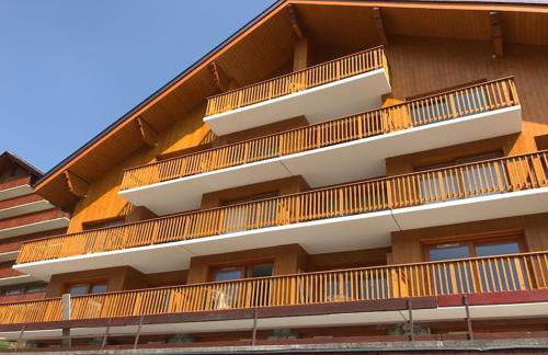 Méribel 2 pièces avec cabine, centre, proche commerce et pistes avec parking et wifi état neuf - Foto 20