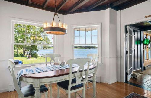 Stunning Waterfront Home w Private Dock - Foto 11