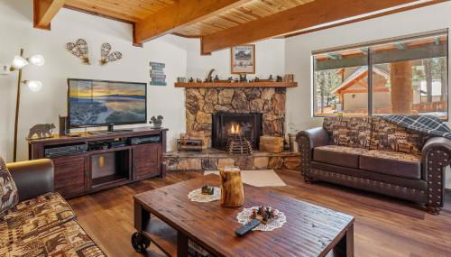 Ivvy Bear Lodge - Charming log cabin with Hot tub! Short walk to Village! - Foto 3